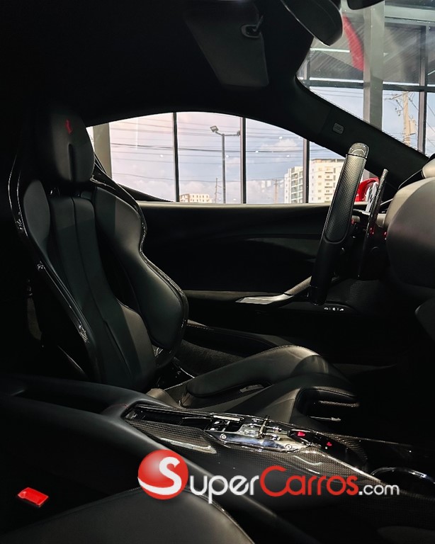 2023 Ferrari 296 GTB — foto 8 / 12