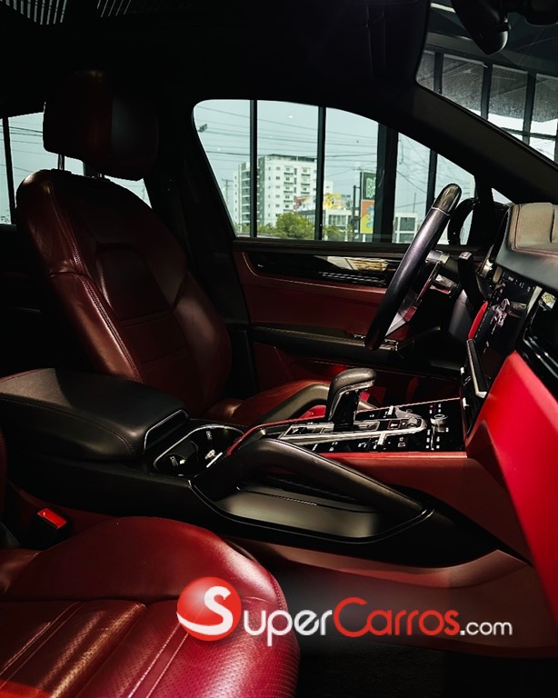 2019 Porsche Cayenne — foto 6 / 12