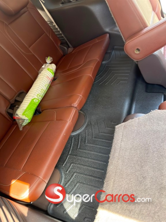 2015 Chevrolet Tahoe LTZ — foto 8 / 12