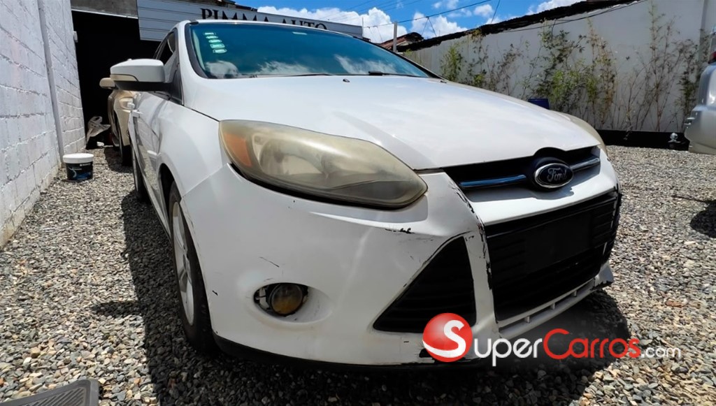 2013 Ford Focus Hatchback SE — foto 4 / 10