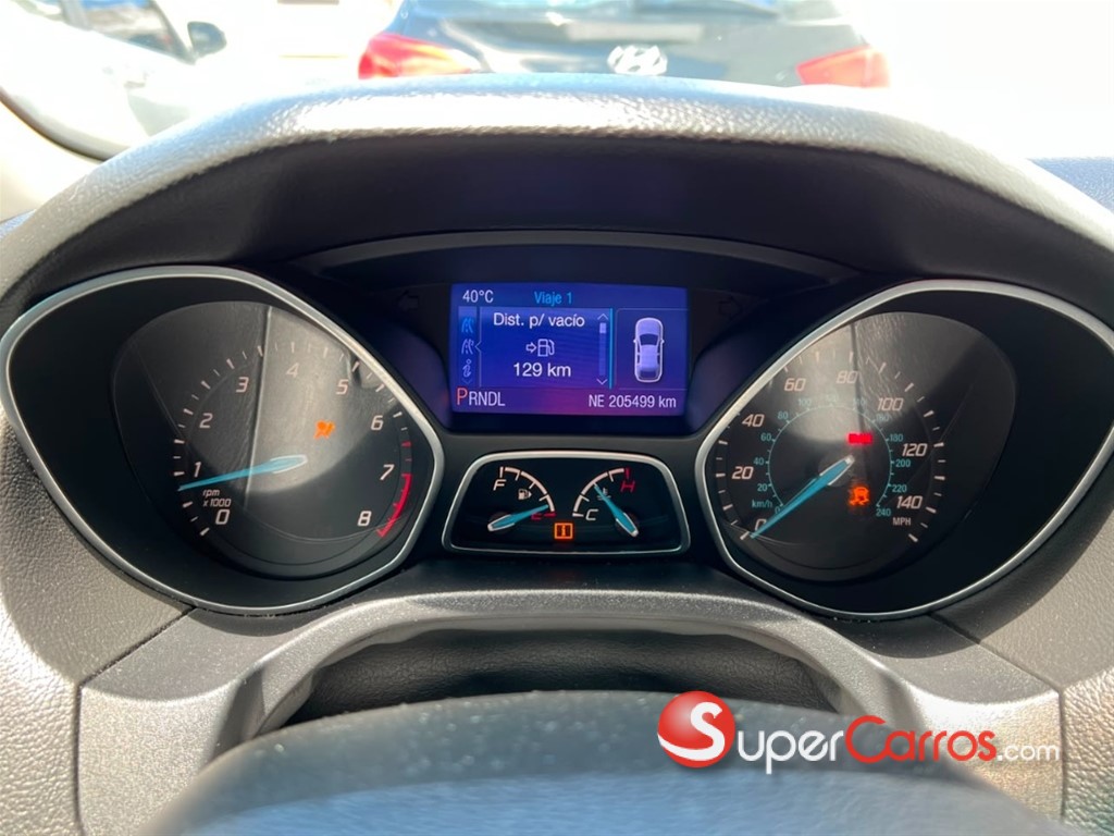 2013 Ford Focus Hatchback SE — foto 5 / 10