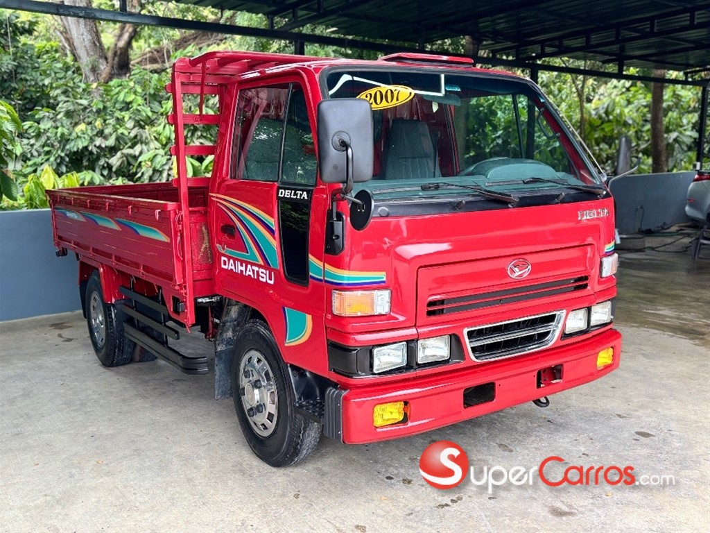 2007 Daihatsu YRV