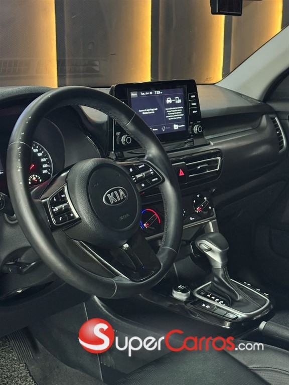 2020 Kia Seltos — foto 8 / 10