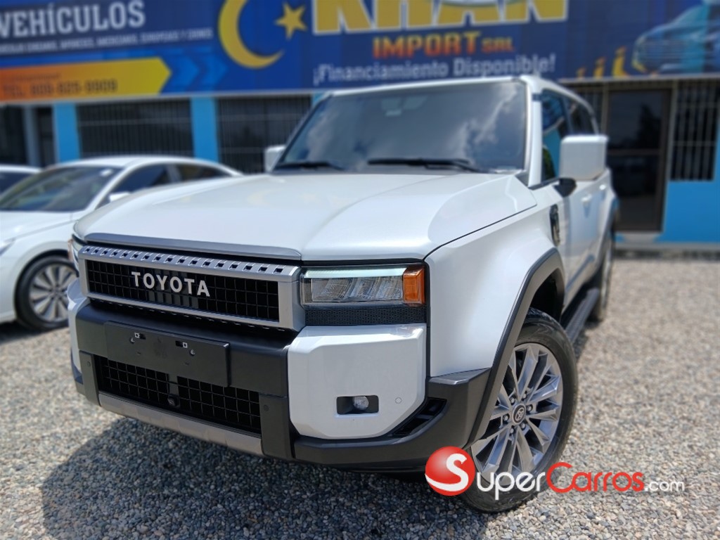 2025 Toyota Land Cruiser Prado Luxury 01