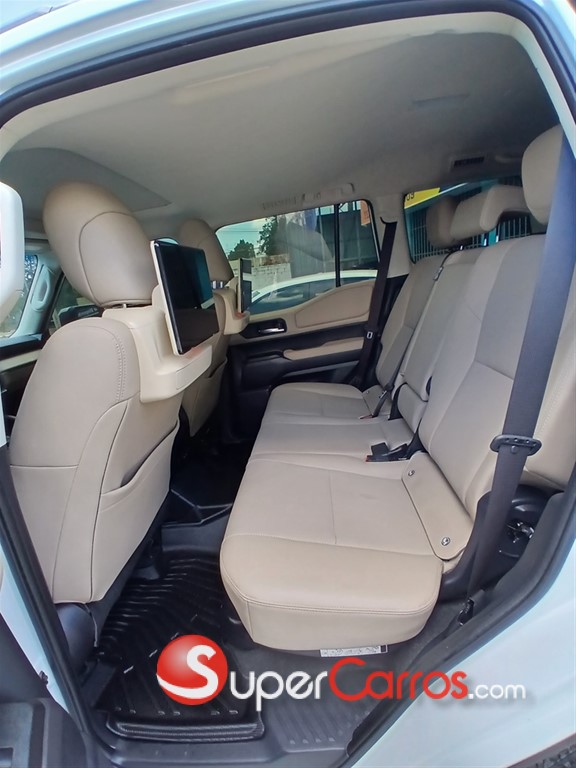 2025 Toyota Land Cruiser Prado Luxury 01 — foto 6 / 10