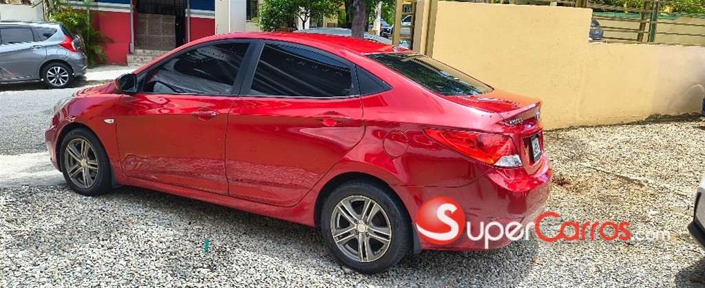 2013 Hyundai Accent GLS — foto 4 / 10