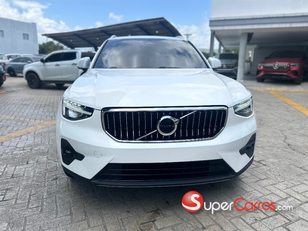 2024 Volvo XC40 Plus B4 — foto 2 / 11