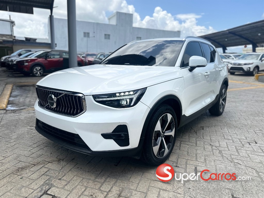 2024 Volvo XC40 Plus B4 — foto 3 / 11