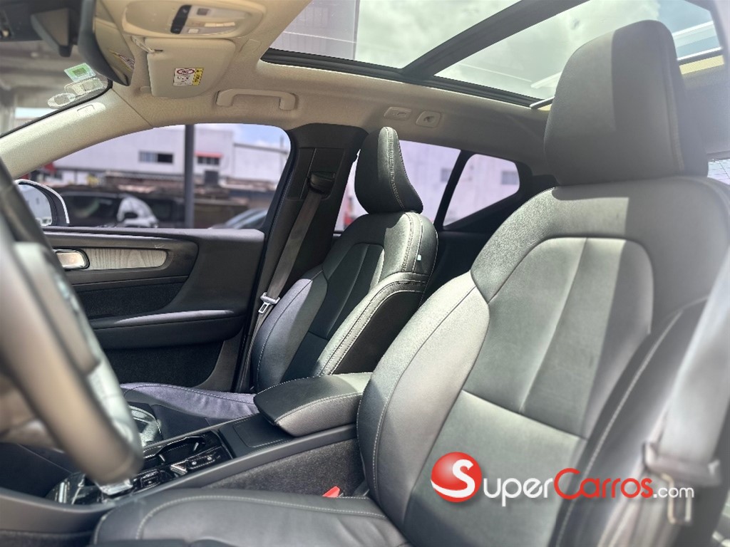 2024 Volvo XC40 Plus B4 — foto 4 / 11