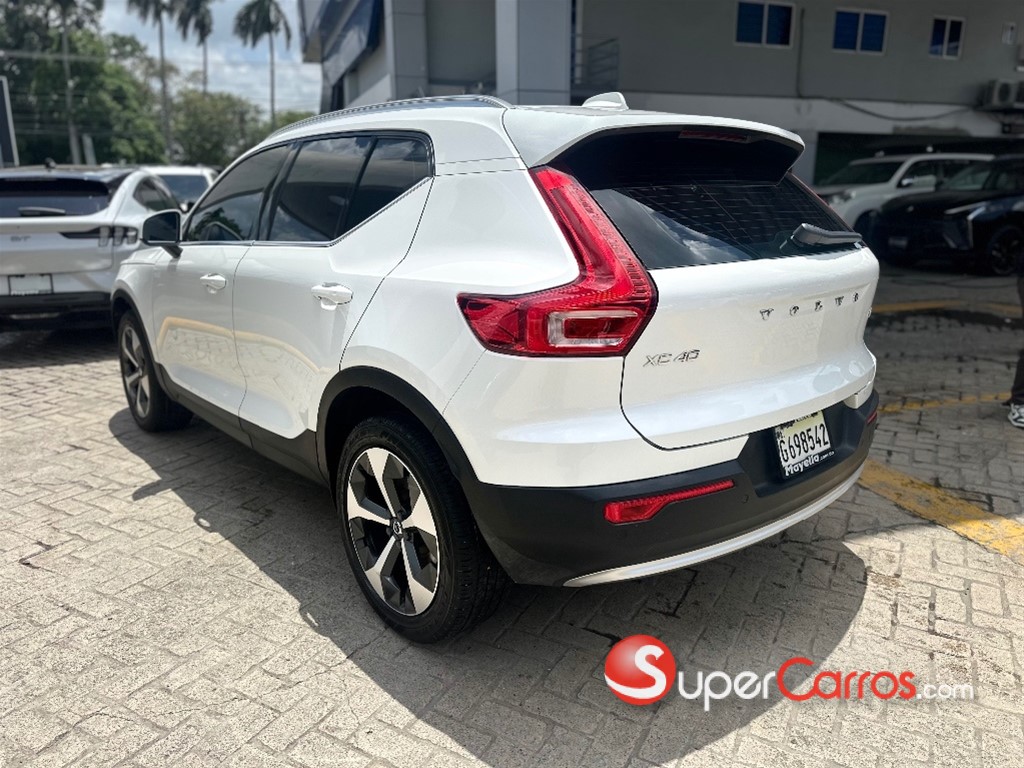 2024 Volvo XC40 Plus B4 — foto 7 / 11