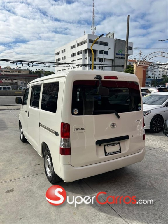2020 Toyota Town-Ace GL 4WD — foto 3 / 12