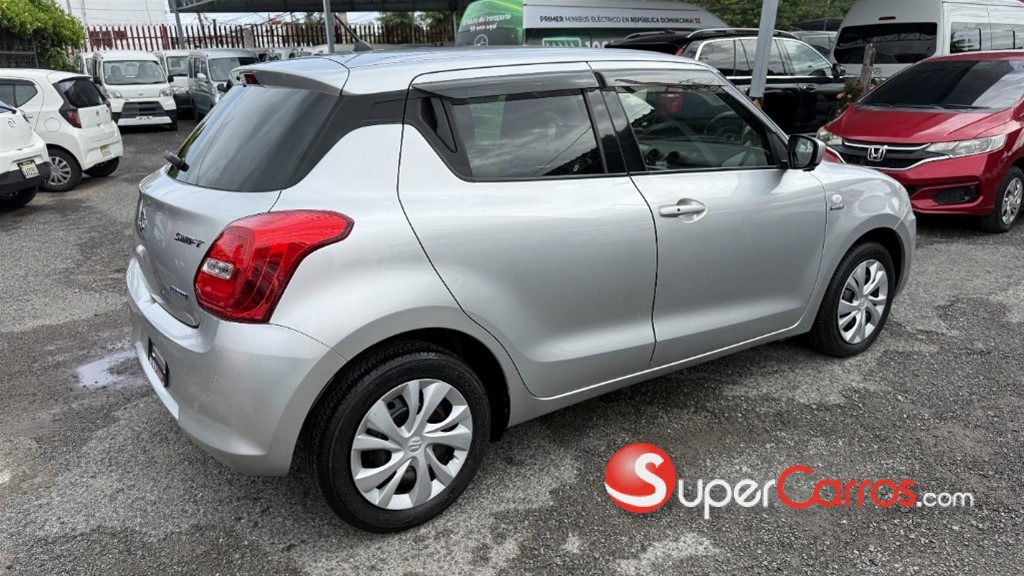 2021 Suzuki Swift — foto 10 / 12