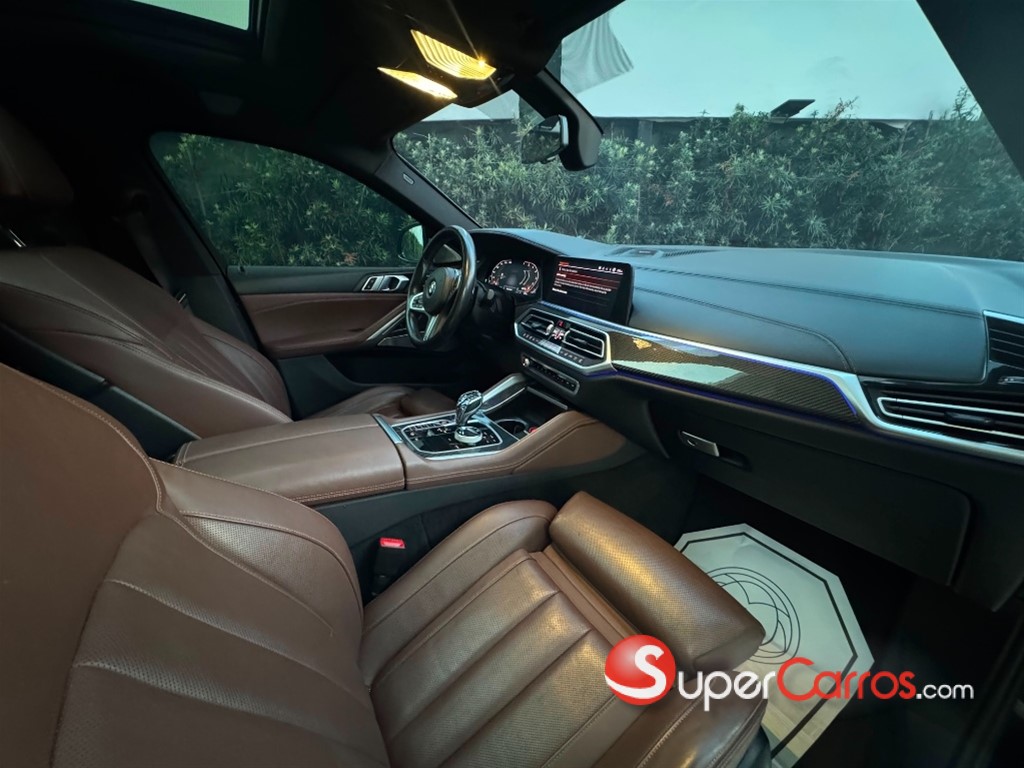 2020 BMW X 6 M50i — foto 6 / 10