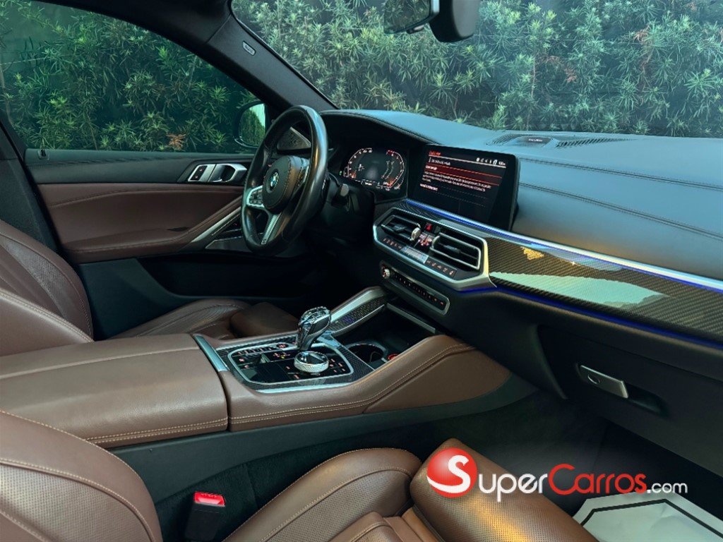 2020 BMW X 6 M50i — foto 7 / 10