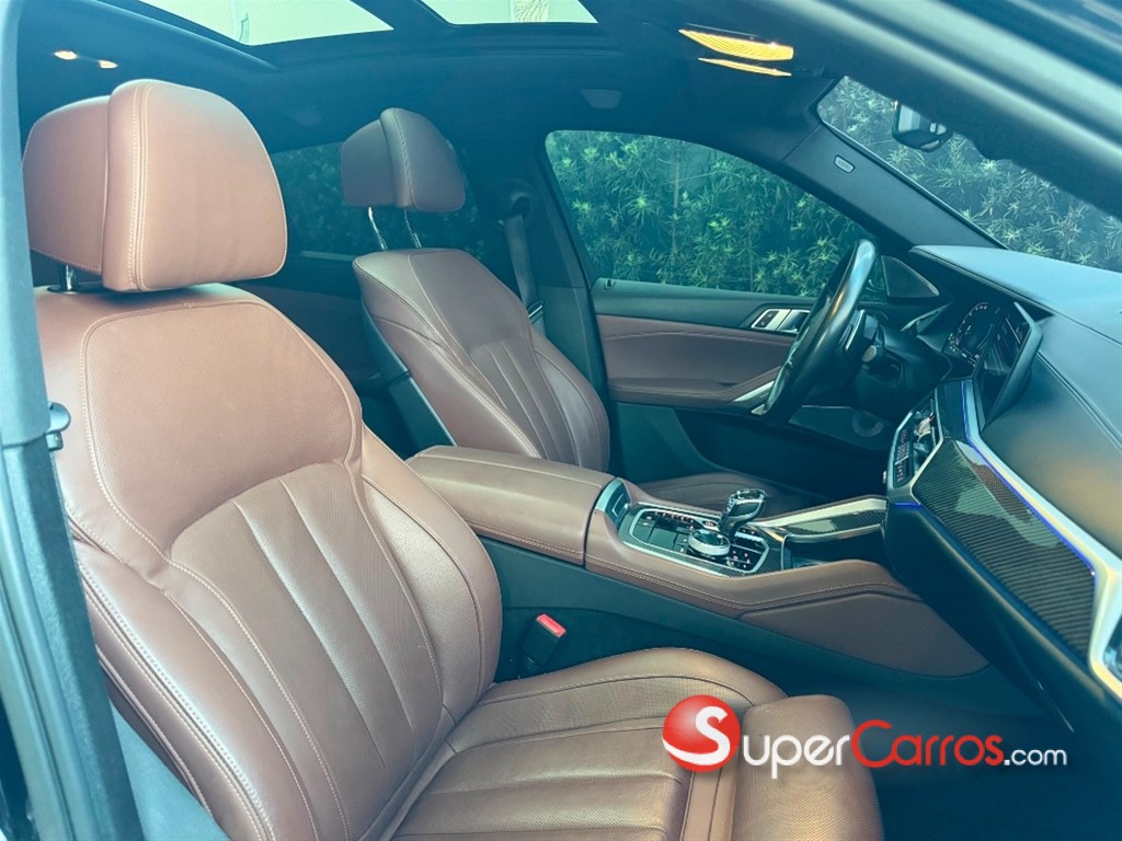 2020 BMW X 6 M50i — foto 9 / 10