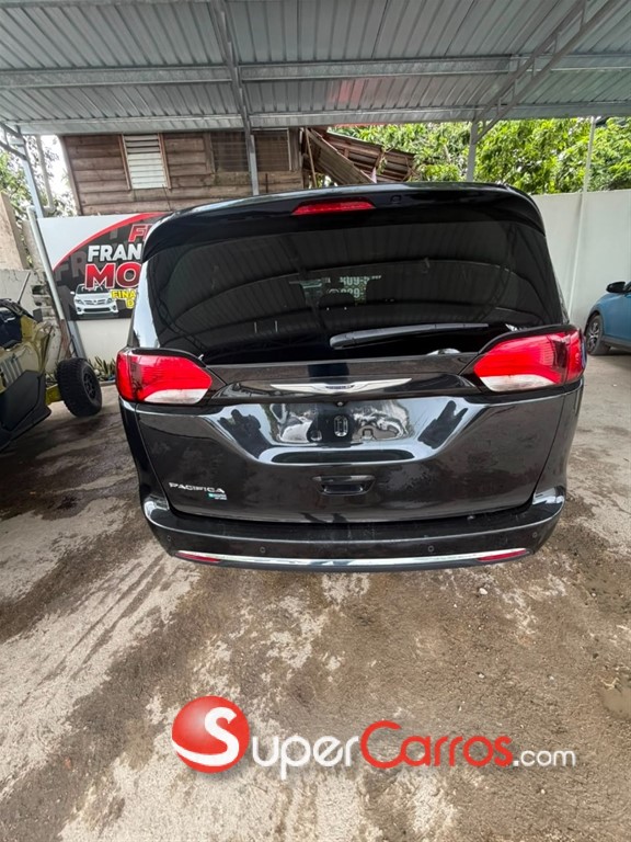 2020 Chrysler Pacifica — foto 3 / 11