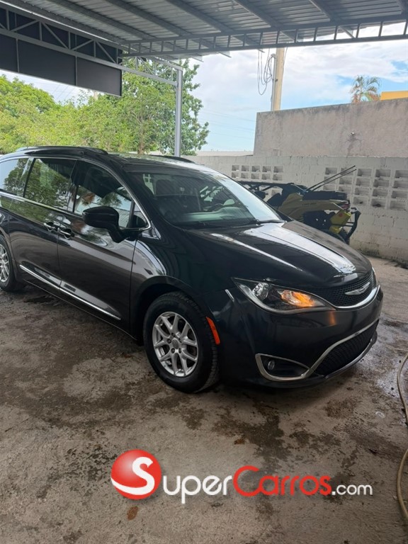 2020 Chrysler Pacifica — foto 6 / 11