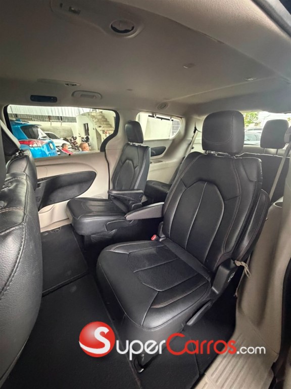 2020 Chrysler Pacifica — foto 10 / 11