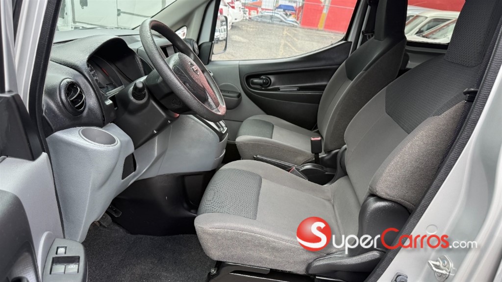 2021 Nissan NV 200 — foto 8 / 10