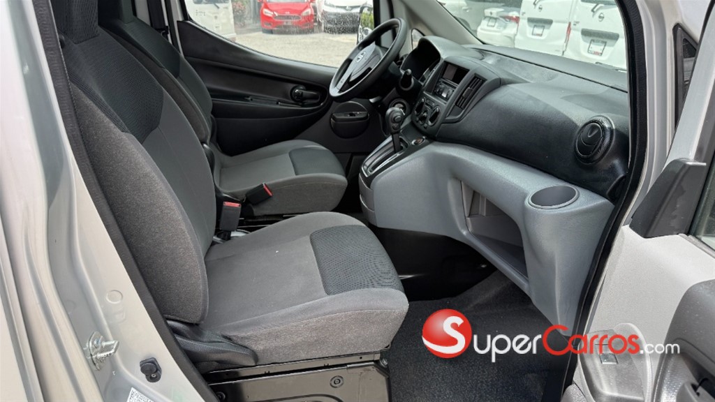 2021 Nissan NV 200 — foto 9 / 10