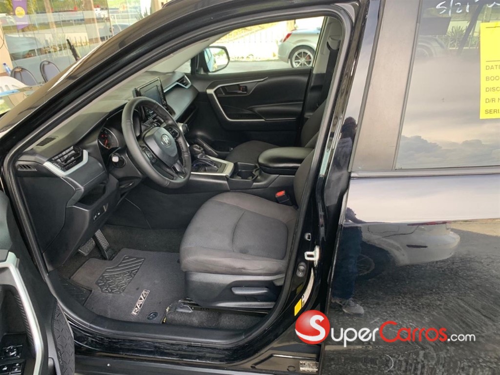 2021 Toyota RAV4 LE — foto 7 / 9