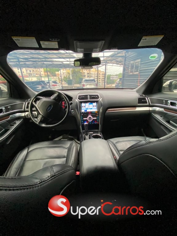2017 Ford Explorer Limited — foto 2 / 12