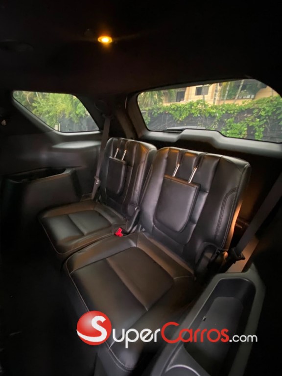 2017 Ford Explorer Limited — foto 6 / 12