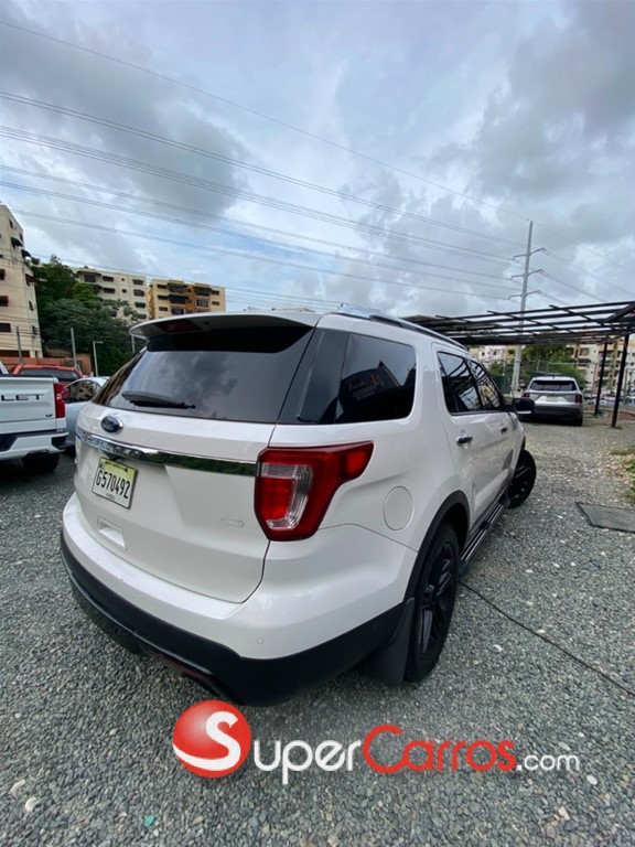 2017 Ford Explorer Limited — foto 10 / 12
