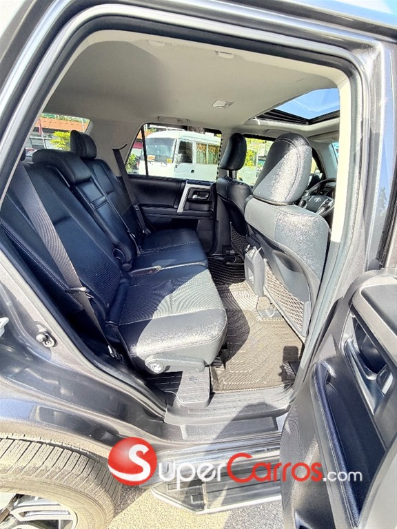 2021 Toyota 4 Runner Limited — foto 9 / 12