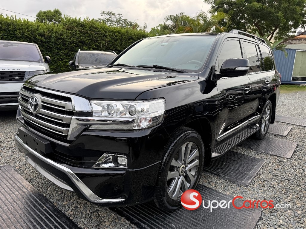 2018 Toyota Land Cruiser VXR