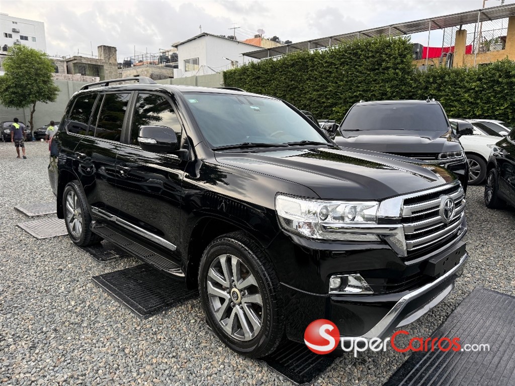 2018 Toyota Land Cruiser VXR — foto 3 / 5