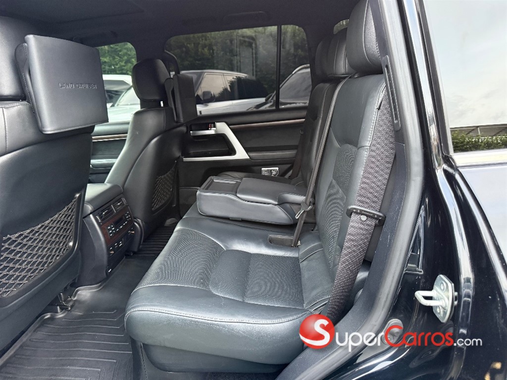 2018 Toyota Land Cruiser VXR — foto 4 / 5