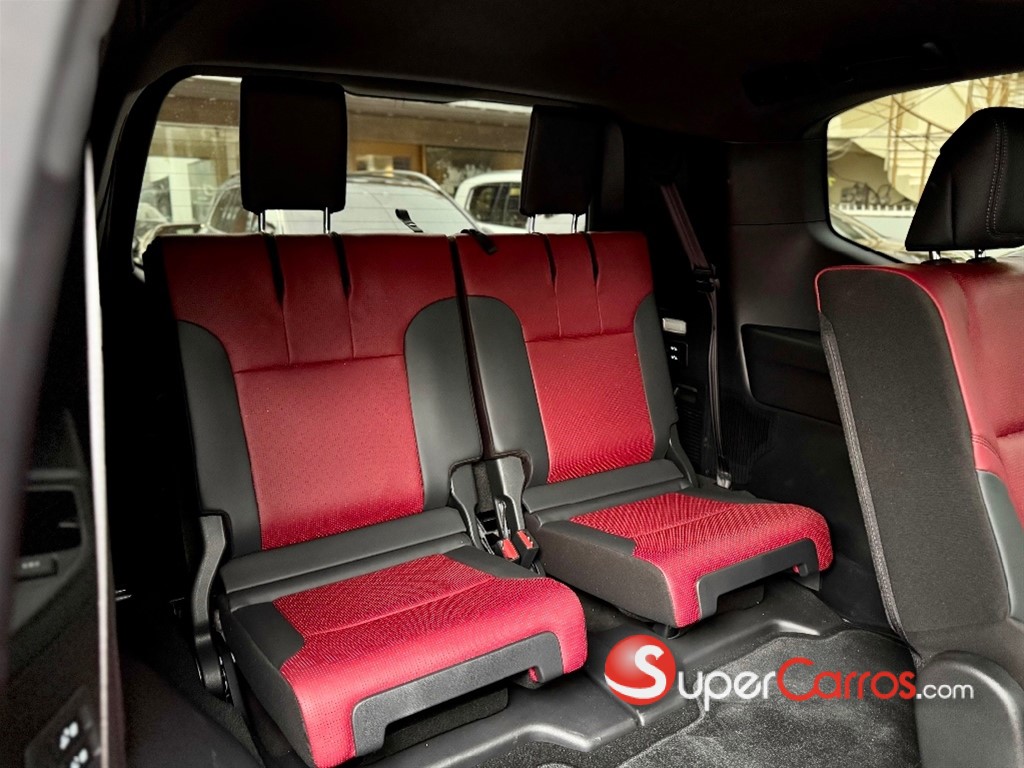 2025 Toyota Land Cruiser VXR Plus — foto 8 / 12