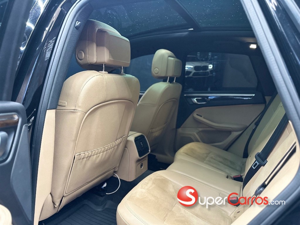 2020 Porsche Macan — foto 9 / 10
