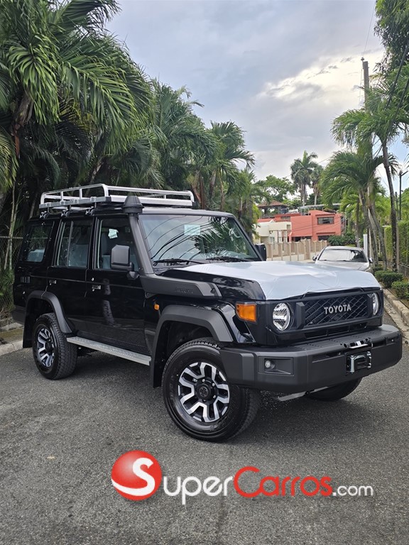 2027 Toyota Land Cruiser LX Serie 70 — foto 2 / 4