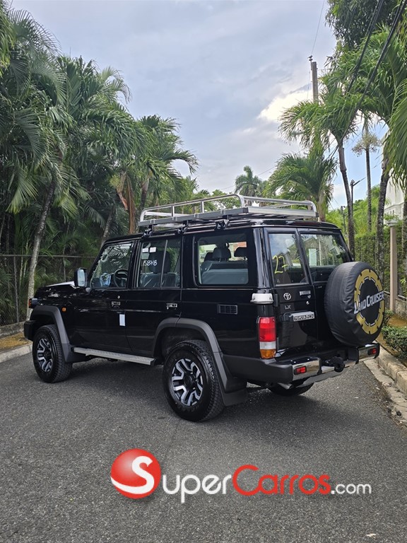 2027 Toyota Land Cruiser LX Serie 70 — foto 4 / 4