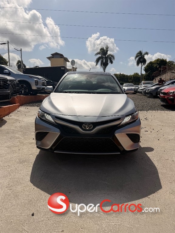 2020 Toyota Camry XSE Special Edition — foto 2 / 11