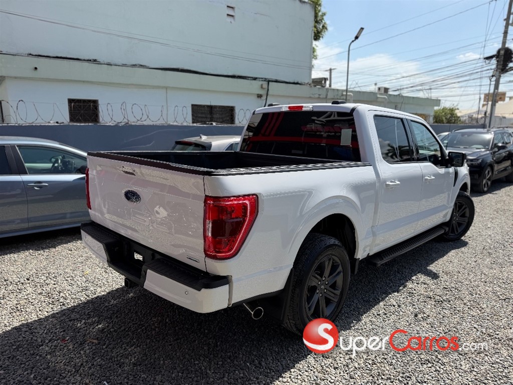 2023 Ford F 150 XLT — foto 4 / 12