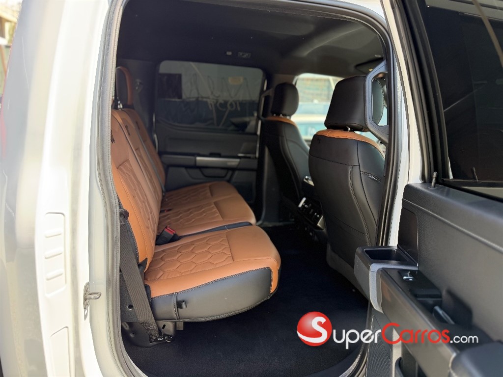 2023 Ford F 150 XLT — foto 8 / 12