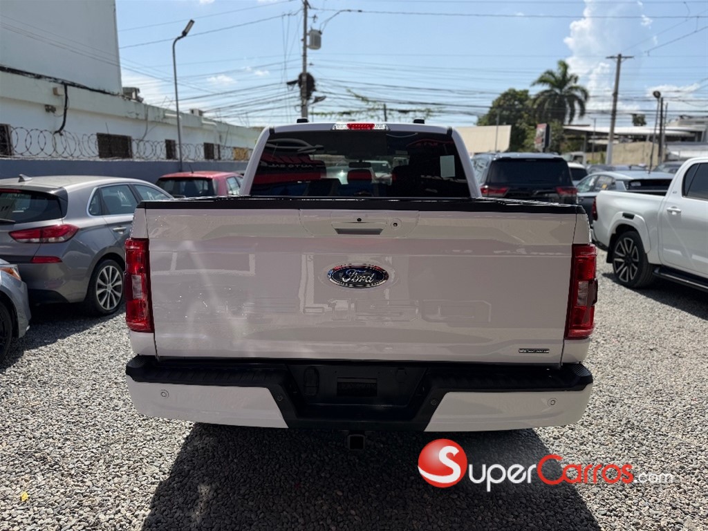 2023 Ford F 150 XLT — foto 11 / 12