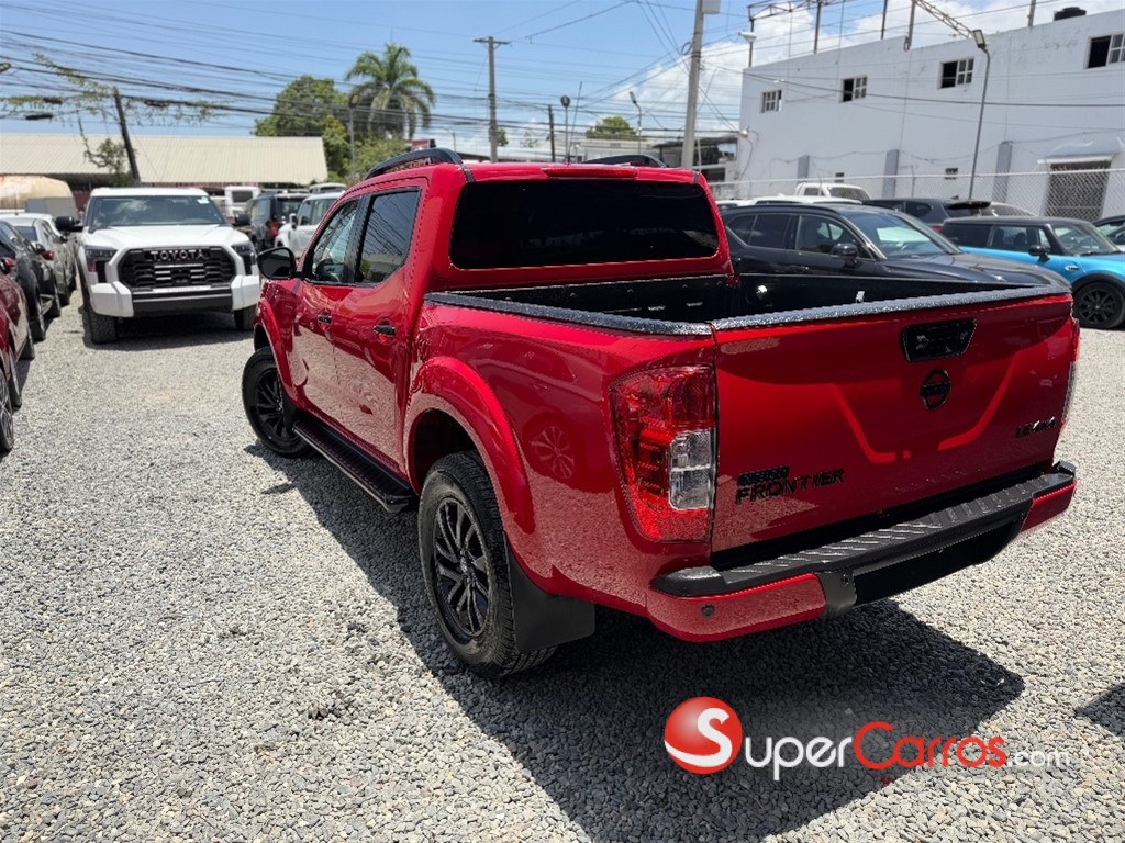 2018 Nissan Frontier LE — foto 9 / 12