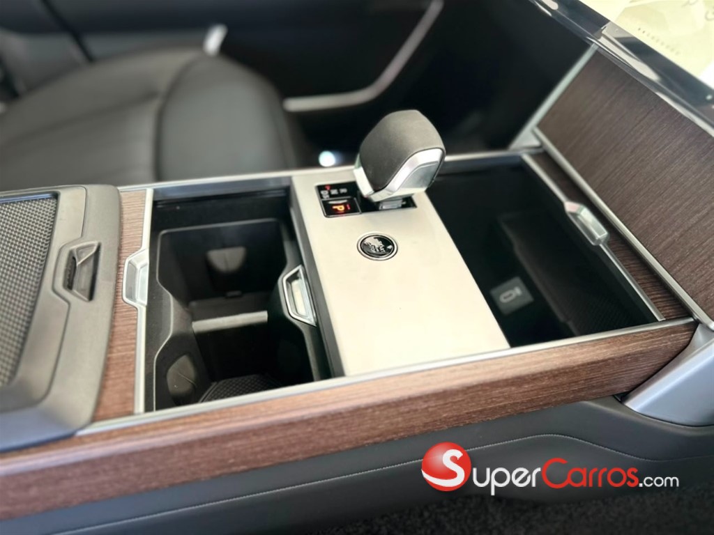 2026 Land Rover Range Rover SE D350 — foto 8 / 11