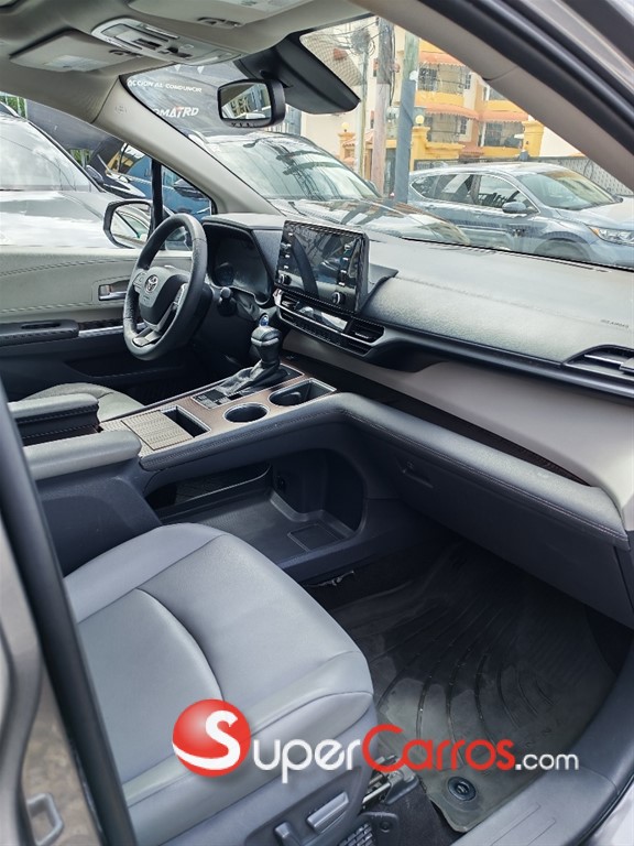 2021 Toyota Sienna XLE — foto 3 / 9