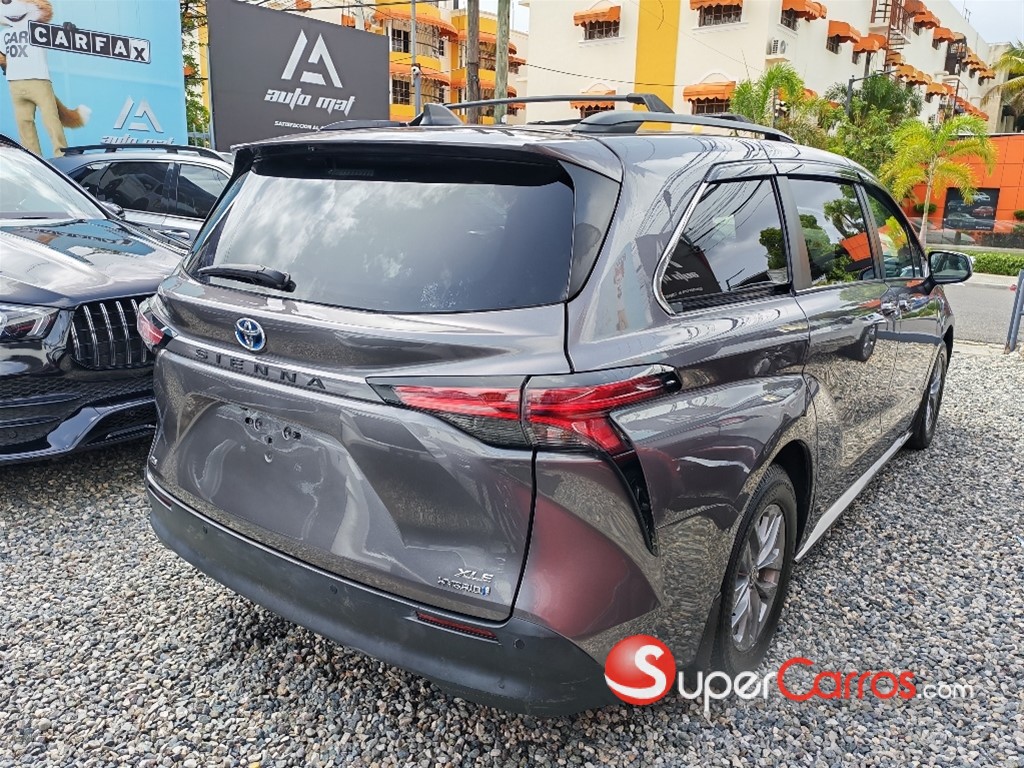 2021 Toyota Sienna XLE — foto 6 / 9
