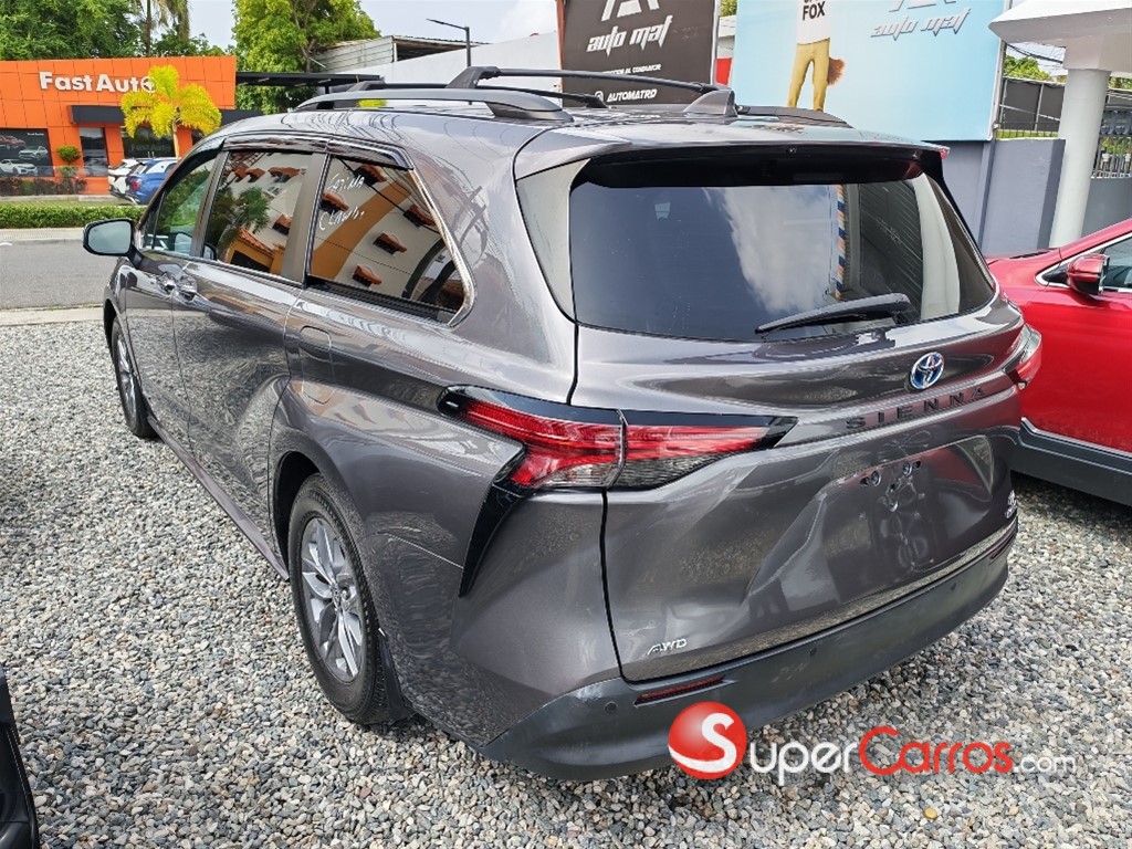 2021 Toyota Sienna XLE — foto 7 / 9