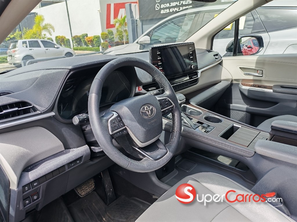 2021 Toyota Sienna XLE — foto 9 / 9
