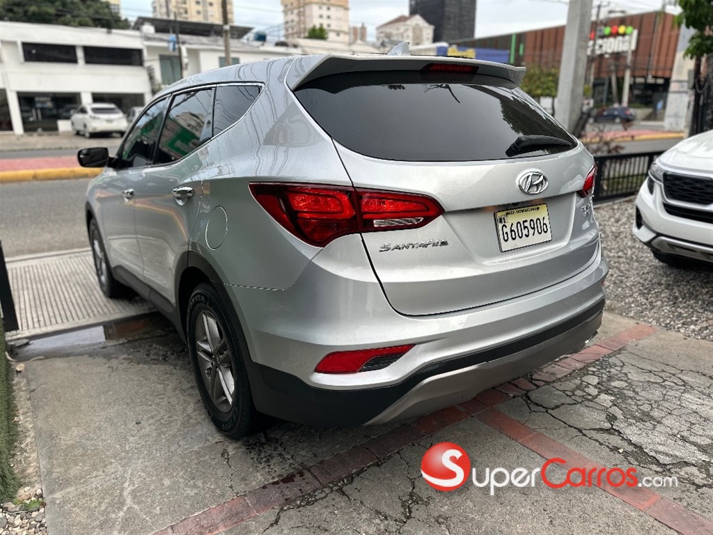 2017 Hyundai Santa Fe Sport — foto 4 / 9