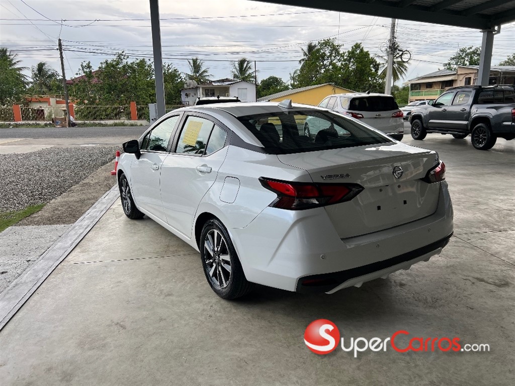 2021 Nissan Versa SV — foto 4 / 11