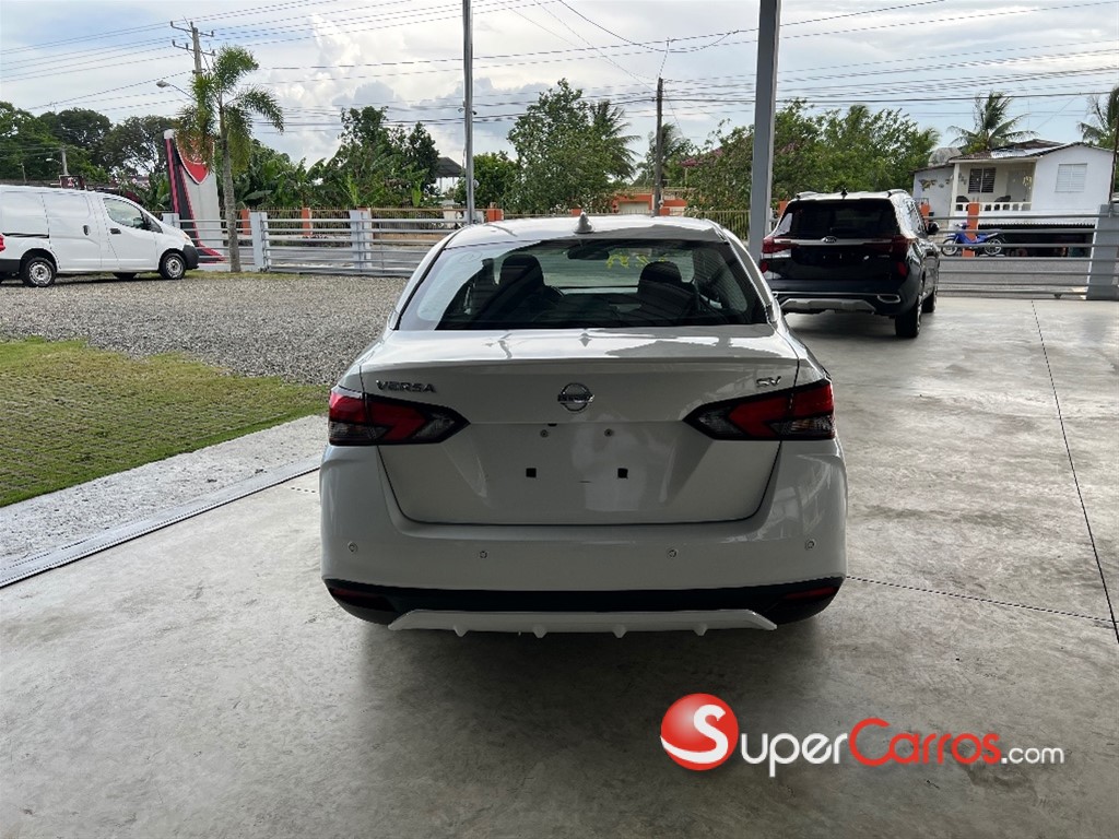 2021 Nissan Versa SV — foto 5 / 11