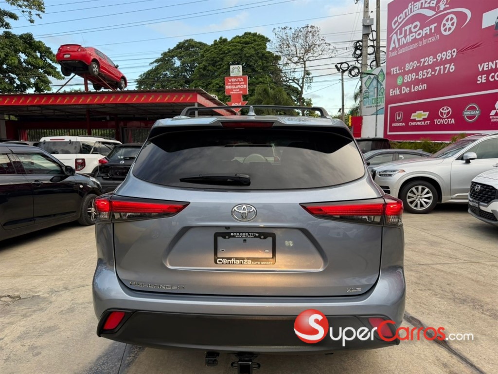 2020 Toyota Highlander XLE — foto 5 / 12